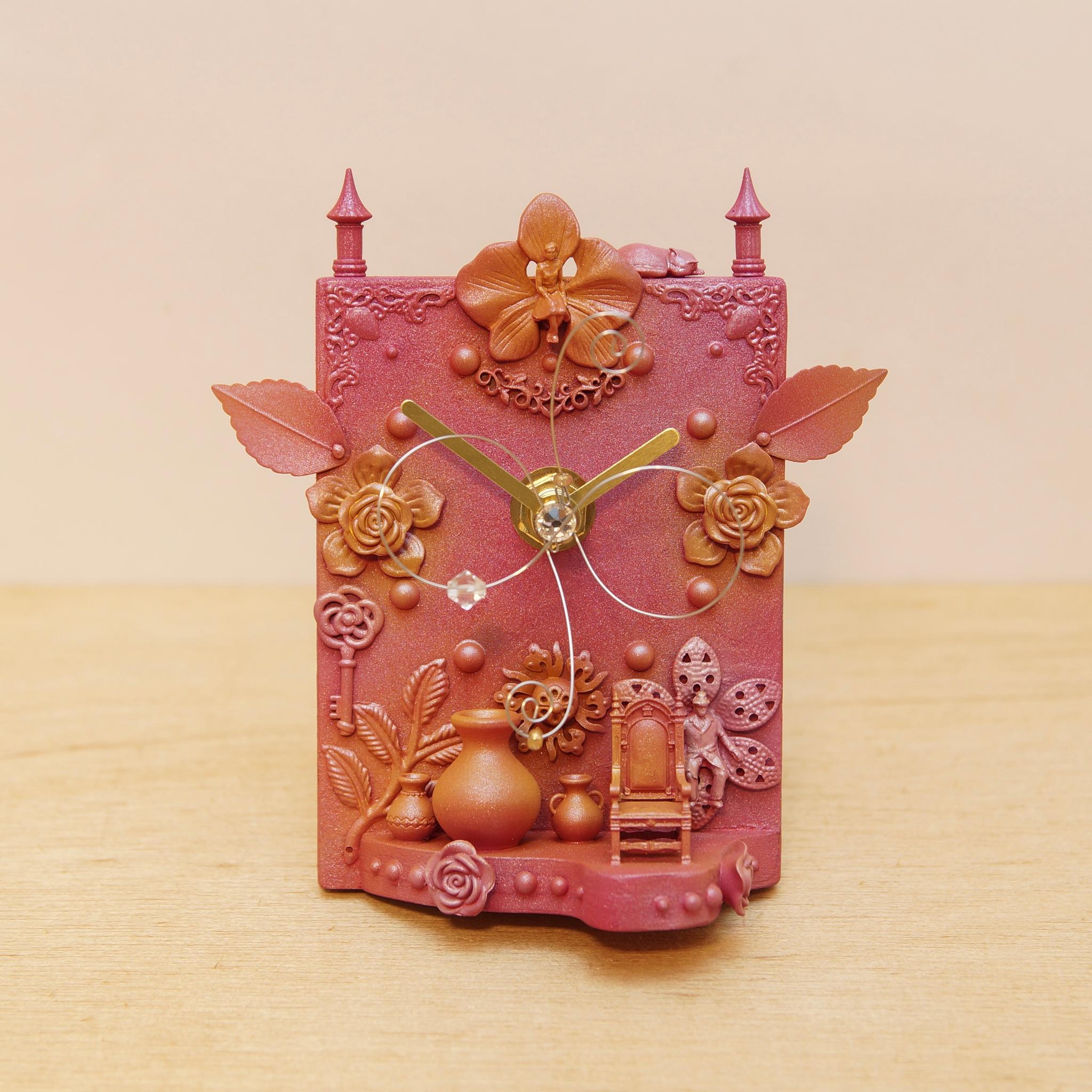 椅子のある置時計（１品物）陽だまりの花の部屋1枚目の画像